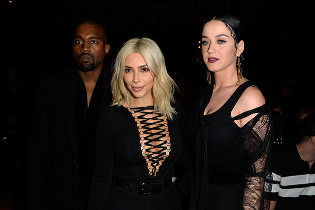 Ким Кардашьян, Канье Уэст и Кэти Перри Гости показа Givenchy в Париже (фото 1)