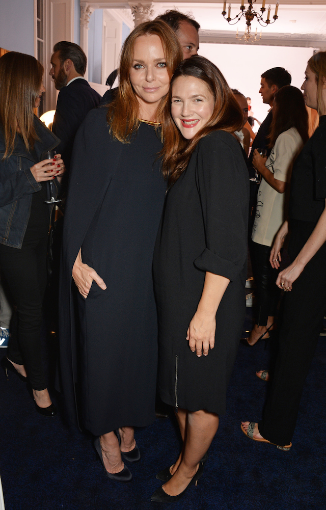 Стелла МакКартни и Дрю Бэрримор Стелла МакКартни презентовала коллекцию Green Carpet (фото 6)