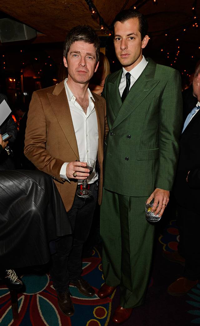 Ноэль Галлахер и Марк Ронсон Кейт Мосс на праздновании юбилея ночного клуба в Лондоне (фото 5)