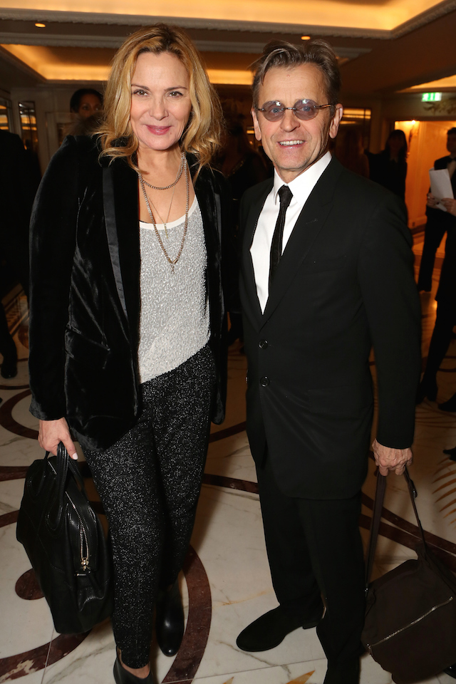 Ким Кэтролл и Михаил Барышников Михаил Барышников на открытии персональной выставки в Лондоне (фото 1)