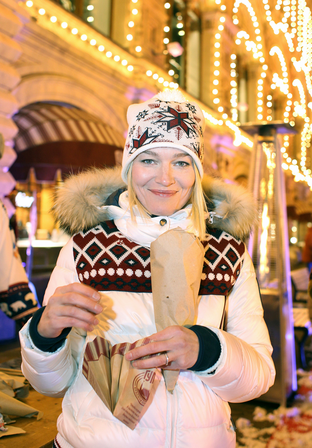 Открытие юбилейного ГУМ-катка на Красной площади (фото 5)