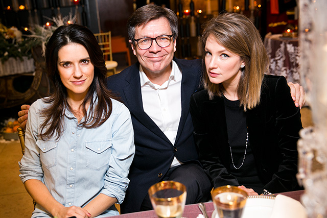 Ксения Соловьева, Сергей Николаевич и Алена Пенева Предновогодний обед Аллы Вербер в ЦУМе (фото 5)