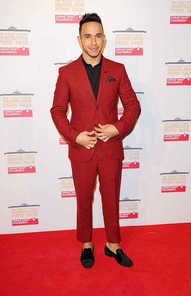 Льюис Хэмилтон Вечер фонда "Обнаженные сердца" в Лондоне (фото 17)