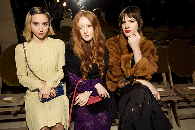 Гости показа Miu Miu в Париже (фото 8)