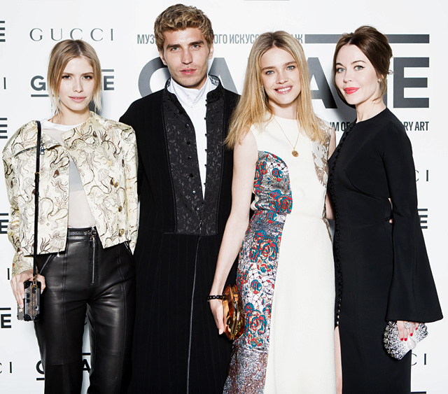 Елена Перминова, Фрол Буримский, Наталья Водянова и Ульяна Сергеенко Открытие года: новое здание музея современного искусства "Гараж" (фото 9)