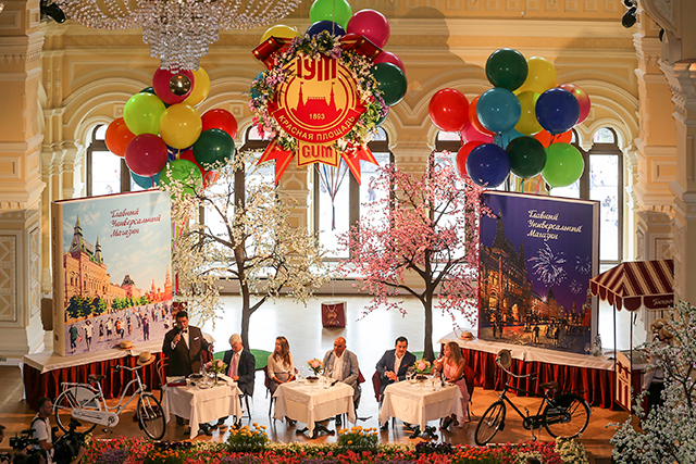 Двойной праздник в ГУМе: день мороженого и презентация энциклопедии (фото 6)