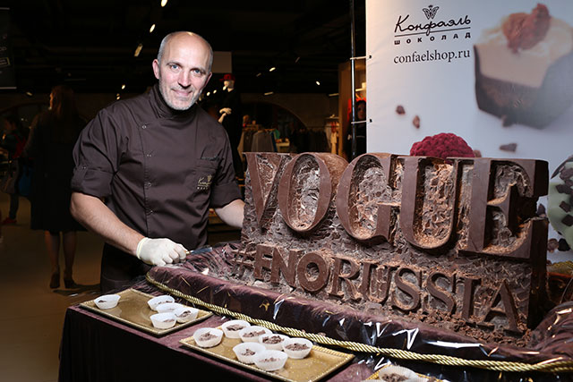 Vogue Fashion's Night Out — 2016: Podium Market (фото 14)