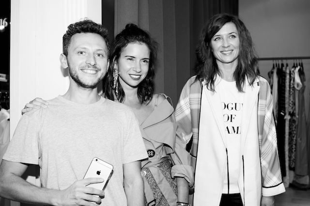 Андрей Артемов, Наталья Гольденберг и Анита Гиговская Vogue Fashion’s Night Out — 2016: ЦУМ (фото 8)
