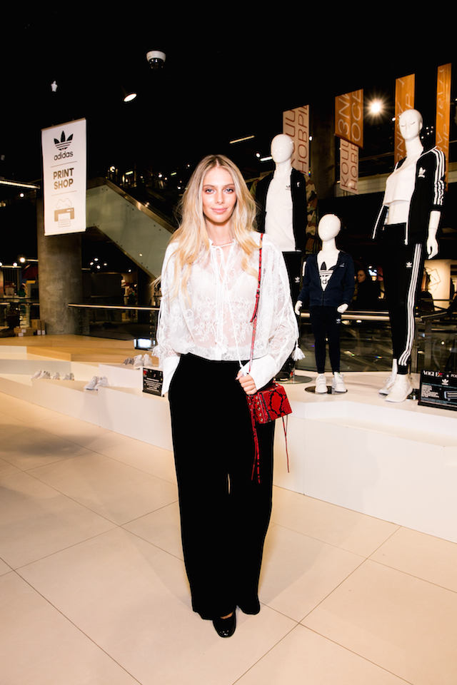 Vogue Fashion's Night Out — 2016: Podium Market (фото 13)