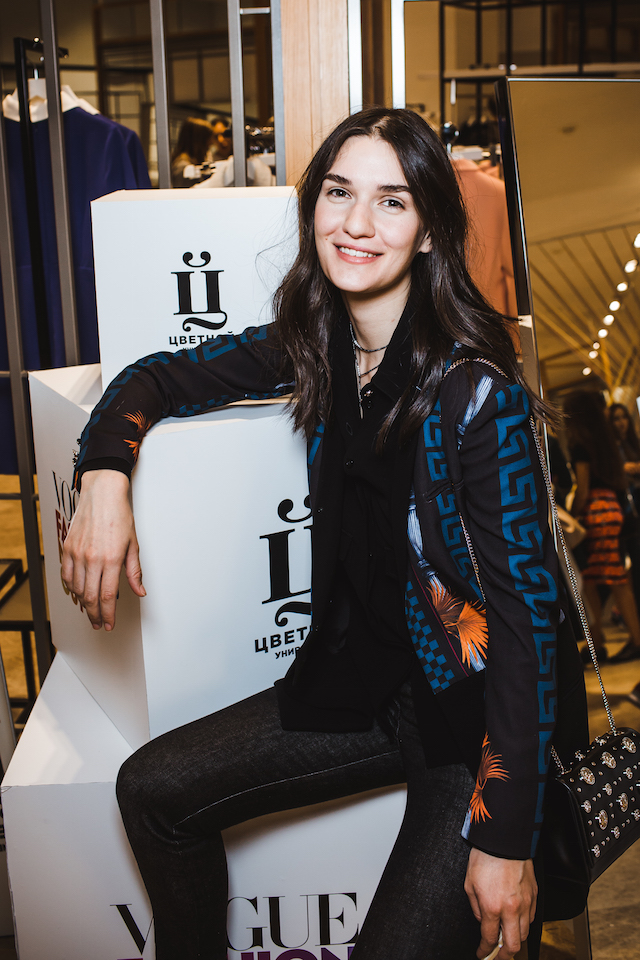 Мари Коберидзе Vogue Fashion’s Night Out — 2016: универмаг «Цветной» (фото 7)