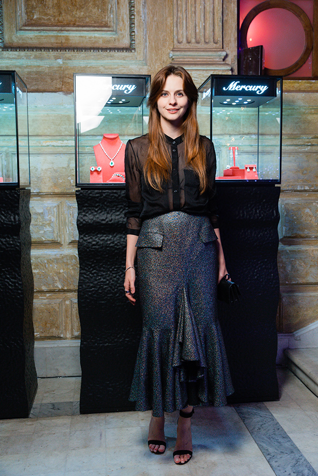 Юлия Прудько Предновогодняя вечеринка Mercury (фото 17)