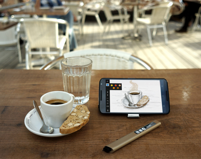 "Умная" ручка Phree пишет на любой поверхности (фото 1)