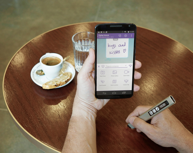 "Умная" ручка Phree пишет на любой поверхности (фото 2)