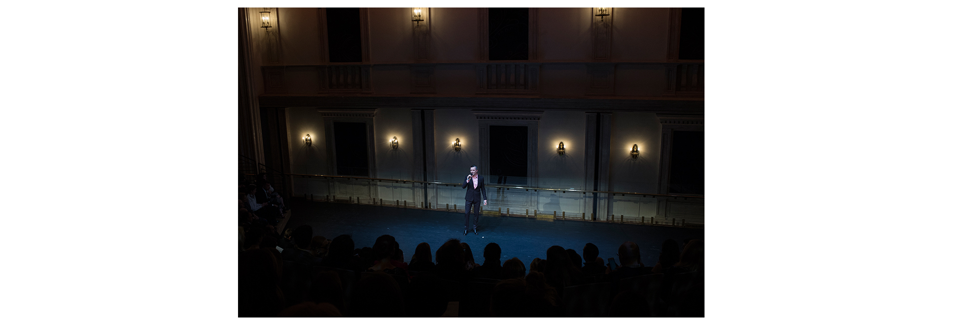 Презентация кофемашины Nespresso Creatista Plus в Большом театре (фото 1)