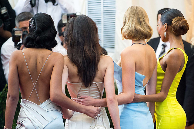 Время добрых дел: как дизайнеры борются с раком и помогают детям (фото 7)