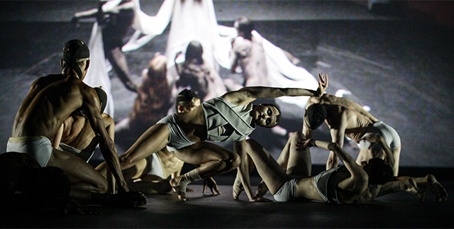 Шоу Gareth Pugh на неделе моды в Нью-Йорке (фото 11)