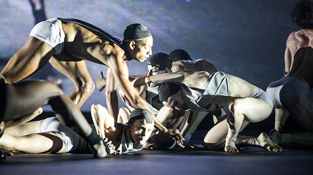 Шоу Gareth Pugh на неделе моды в Нью-Йорке (фото 7)