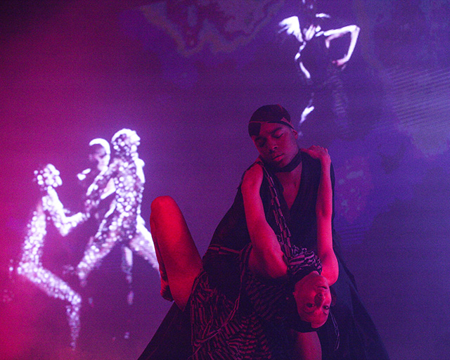 Шоу Gareth Pugh на неделе моды в Нью-Йорке (фото 9)