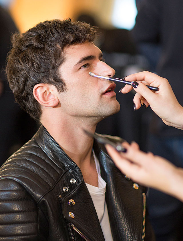 Обратить неверующего: как и зачем приобщать мужчину к косметике (фото 3)