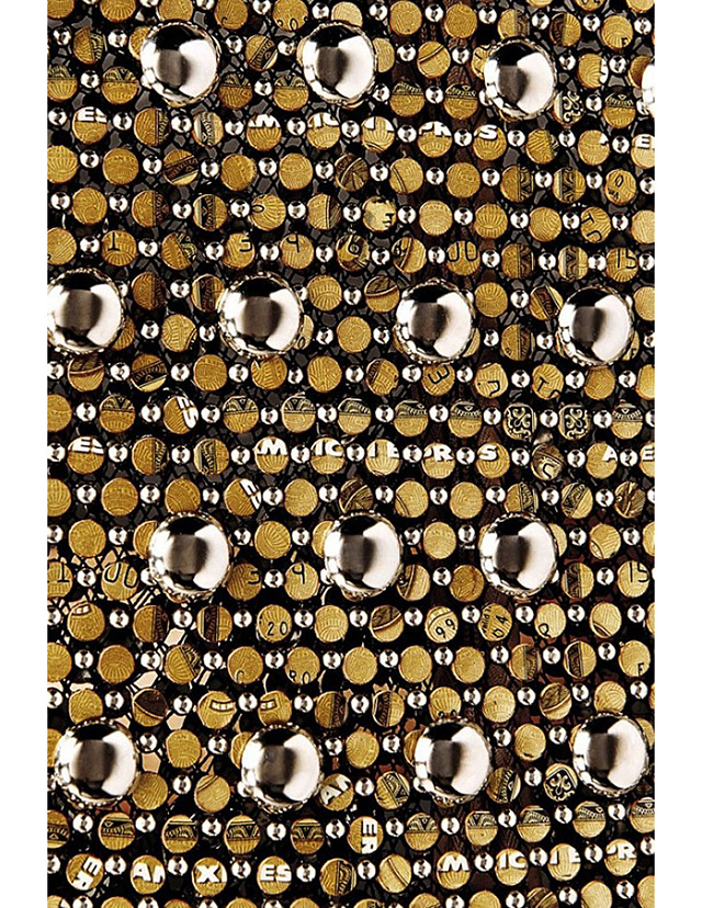 Александр Ванг создал платье из кредитных карт (фото 1)