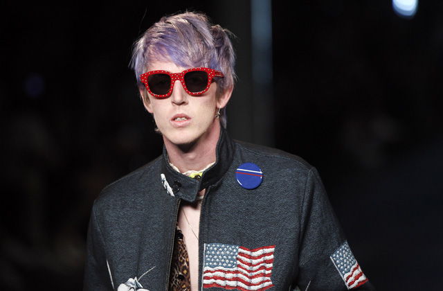 Обзор Buro 24/7: мужская коллекция Saint Laurent, весна-лето 2016 (фото 2)