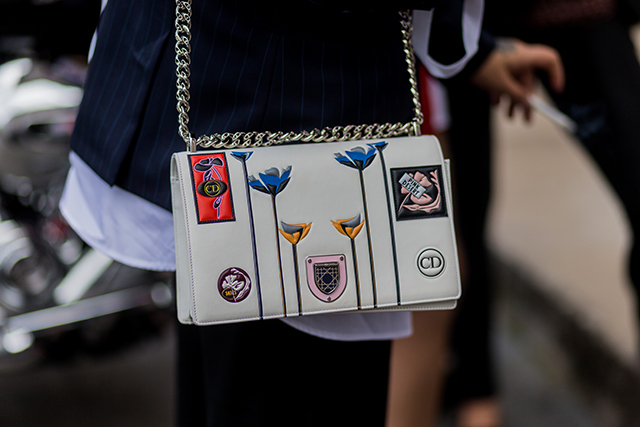 Неделя моды в Париже, весна-лето 2017: street style. Часть 2 (фото 21)