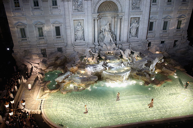 Обзор Buro 24/7: Fendi Couture, осень-зима 2016 (фото 3)