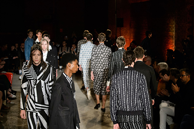 Неделя мужской моды в Лондоне: Alexander McQueen, весна-лето 2016 (фото 1)