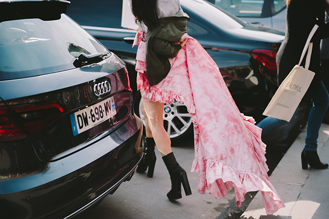 Неделя моды в Париже, осень-зима 2016: street style. Часть 8 (фото 15)