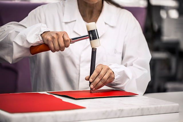 У вас на глазах: как создаются сумки Be Dior (фото 2)