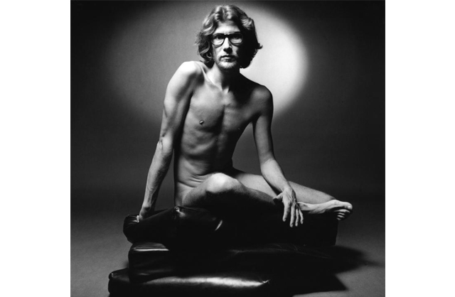 Ив Сен-Лоран в рекламной кампании первого мужского аромата YSL, 1971 Запрещенный прием: самые скандальные рекламные кампании (фото 2)