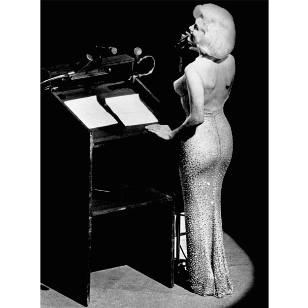 Платье Мэрилин Монро со дня рождения Кеннеди продали на аукционе за $ 4,8 млн (фото 1)