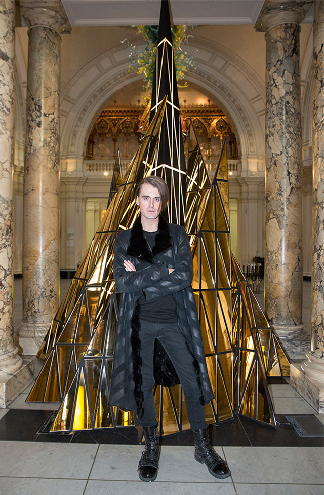 Гарет Пью Гарет Пью украсит Музей Виктории и Альберта к Рождеству (фото 2)