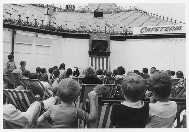 Джонатан Андерсон стал куратором онлайн-выставки (фото 3)