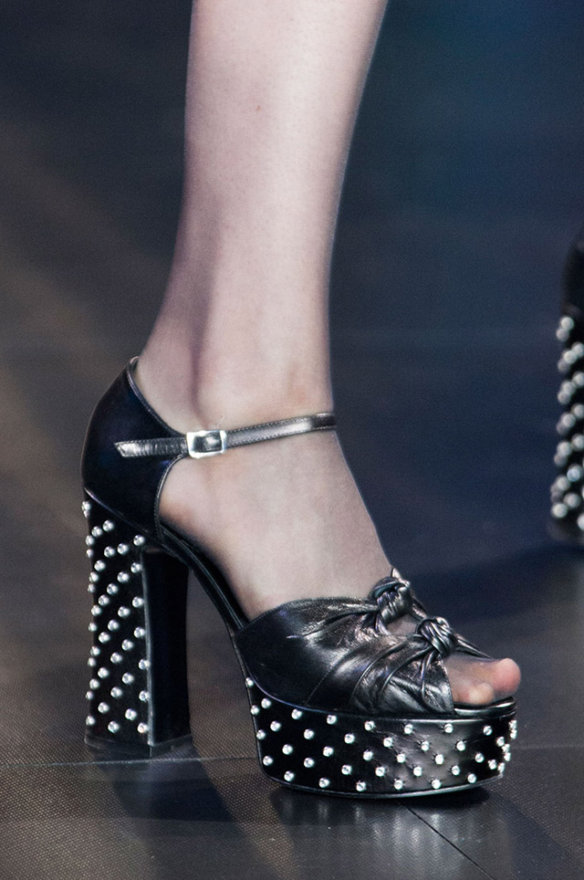 Обзор Buro 24/7: Saint Laurent, весна-лето 2015 (фото 2)