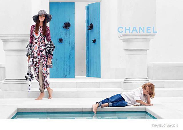 Джоан Смоллс в новой кампании Chanel Métiers d'Art (фото 3)