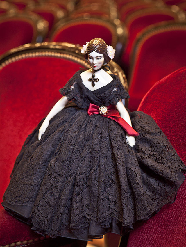 Дизайнеры создали 44 куклы для благотворительного аукциона UNICEF (фото 1)