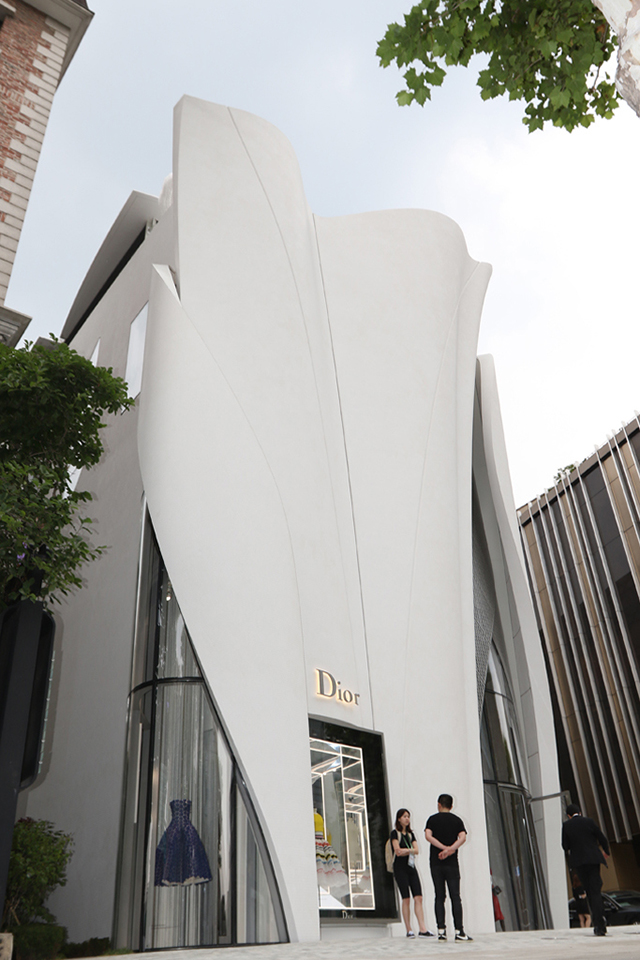 Dior идет на восток: новый концепт-стор в Сеуле (фото 1)