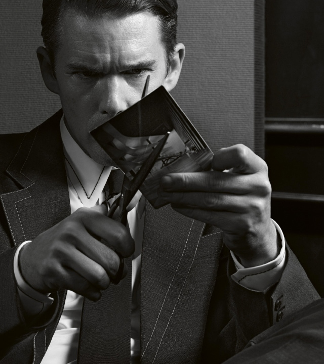 Итан Хоук и другие звезды в рекламной кампании мужской коллекции Prada (фото 3)