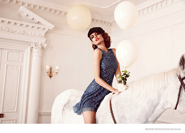 На белом коне: Надя Бендер в новой съемке для Neiman Marcus (фото 1)