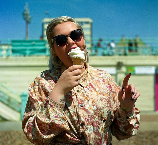 Обратите внимание: Элли Инграм (фото 1)