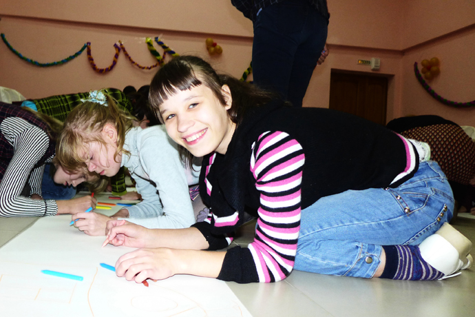 "Обнаженные сердца" и Louis Vuitton в гостях у детского дома-интерната (фото 11)