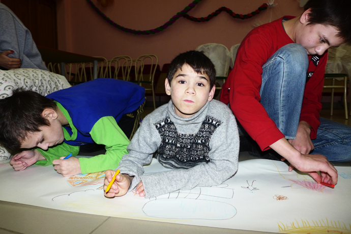 "Обнаженные сердца" и Louis Vuitton в гостях у детского дома-интерната (фото 7)