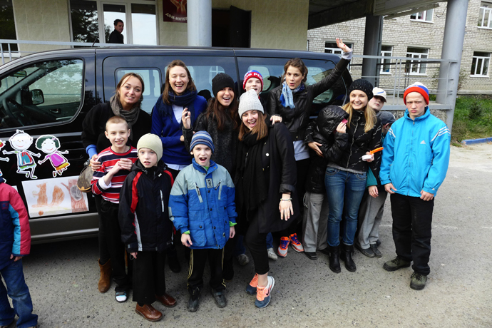 "Обнаженные сердца" и Louis Vuitton в гостях у детского дома-интерната (фото 1)