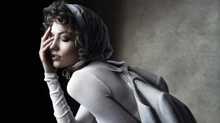 Карли Клосс в объективе Виктора Демаршелье (фото 9)