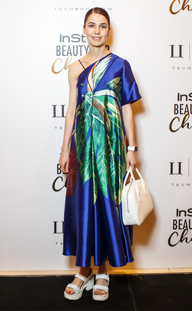 Алена Ахмадуллина Благотворительный вечер InStyle Charity Beauty Bar (фото 5)