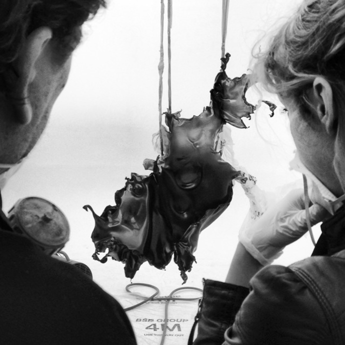 Съемка платья Iris van Herpen