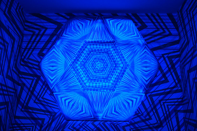 Световая инсталляция для шоу-рума Missoni (фото 5)