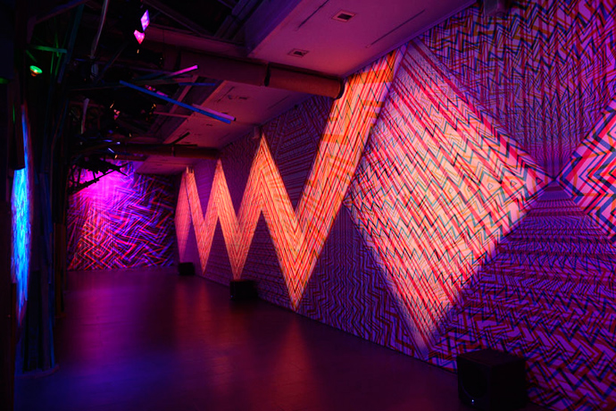 Световая инсталляция для шоу-рума Missoni (фото 2)