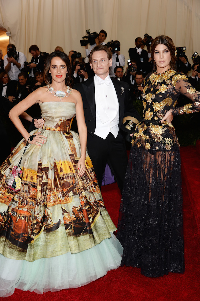 Коко Брандолини, Хэмиш Боулз и Бьянка Брандолини Д'Адда Коко Брандолини, Хэмиш Боулз и Бьянка Брандолини Д'Адда